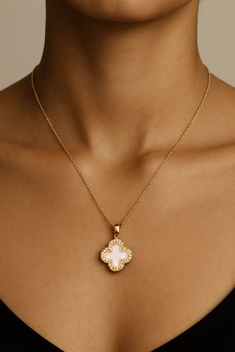 Colar Feminino Trevo de Quatro Folhas Dourado – Aço Inoxidável Branco e Preto bilateral